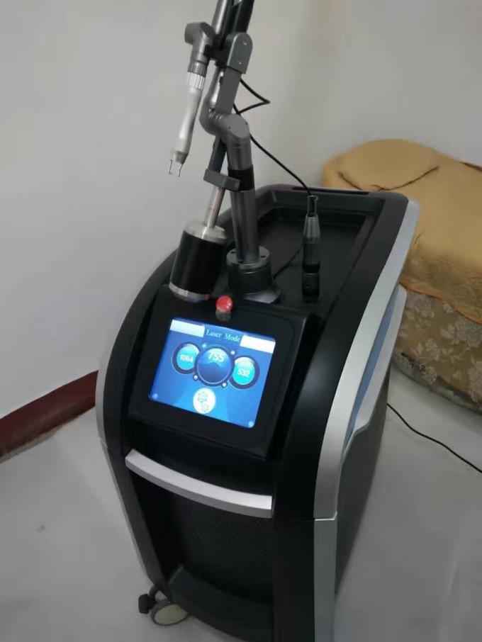 O CE aprovou o equipamento 1064nm 532nm 755nm da remoção da tatuagem do laser do picosegundo